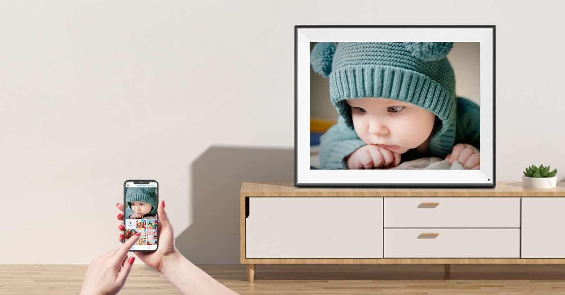 VPhoto smart frame displaying a family photo